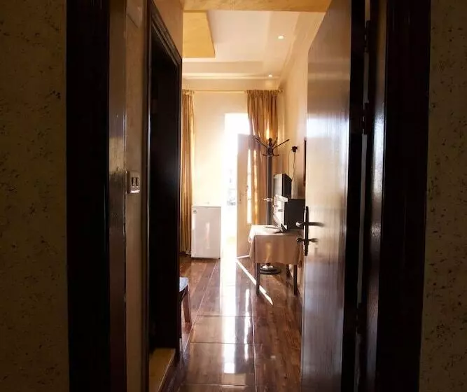 Sun Rise Hotel & Hostel & Tours