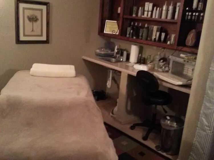 The Courtland Hotel & Spa