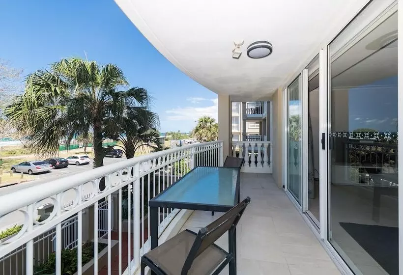 La Grande Apartments