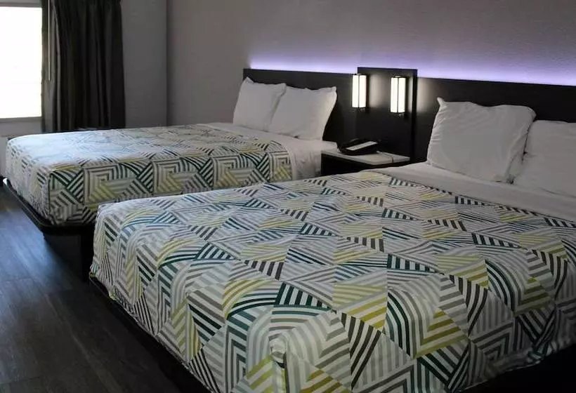 Мотель Clarion Pointe