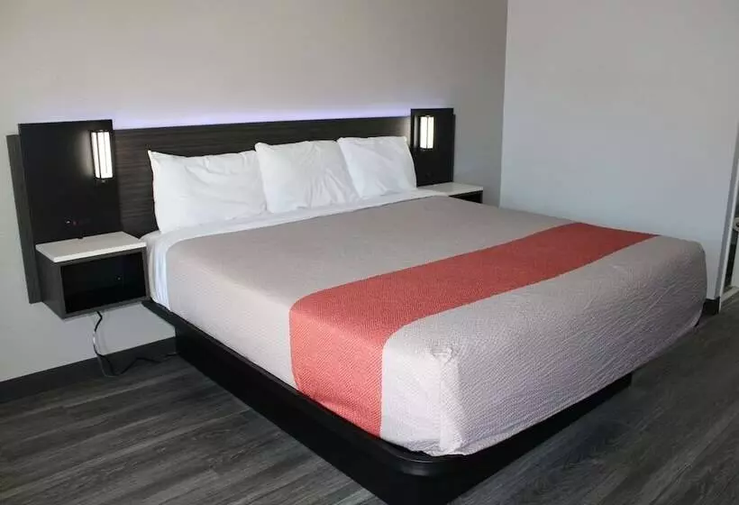 Мотель Clarion Pointe