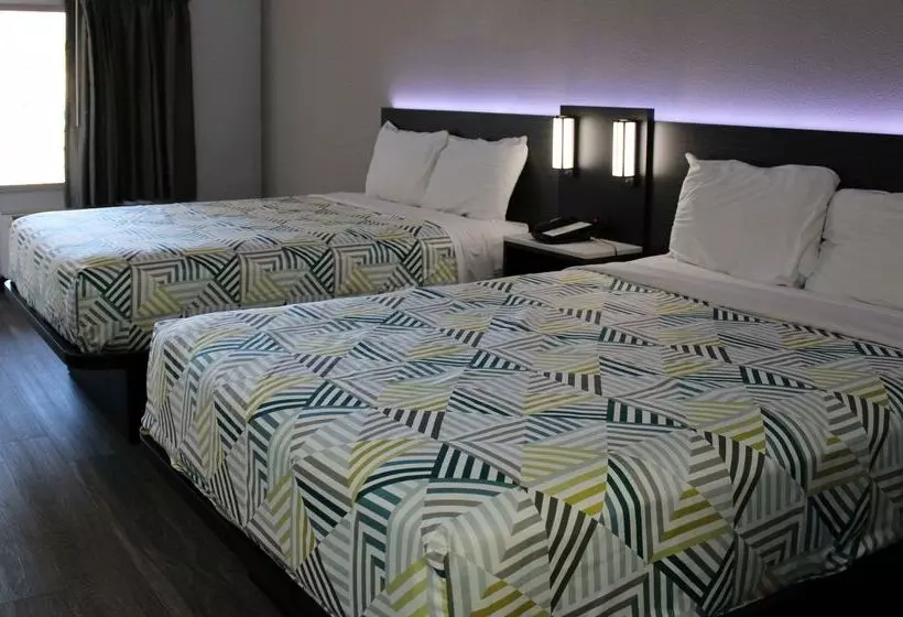 Мотель Clarion Pointe