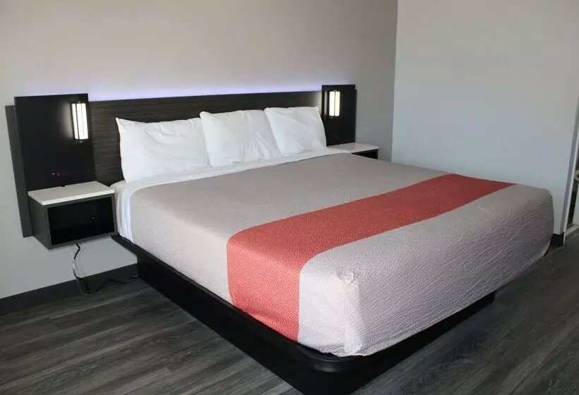 Мотель Clarion Pointe