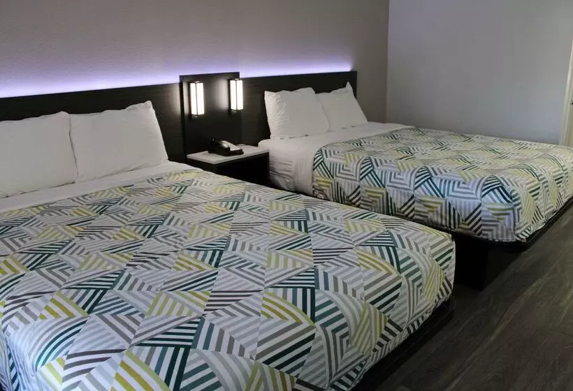 Мотель Clarion Pointe