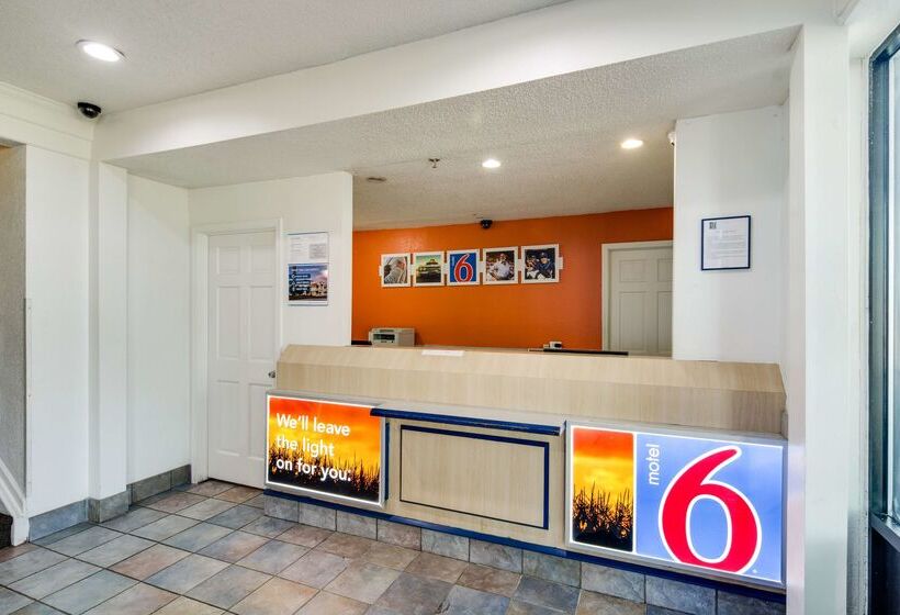 Motel 6waukegan, Il