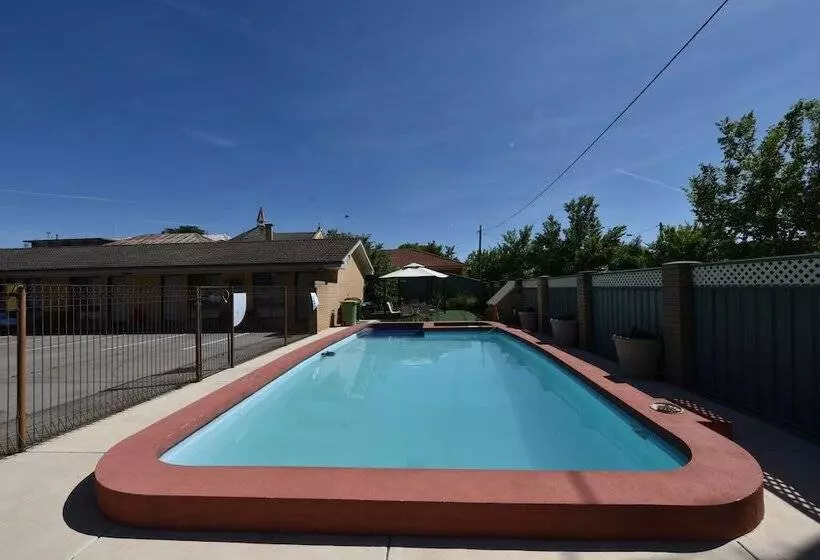 מוטל Albury Allawa Motor Inn
