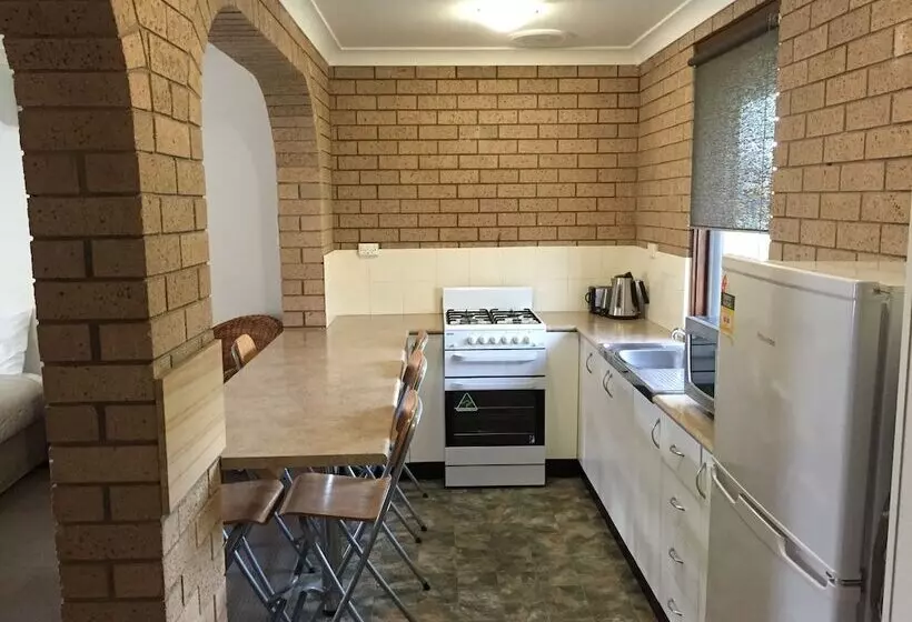 מוטל Albury Allawa Motor Inn