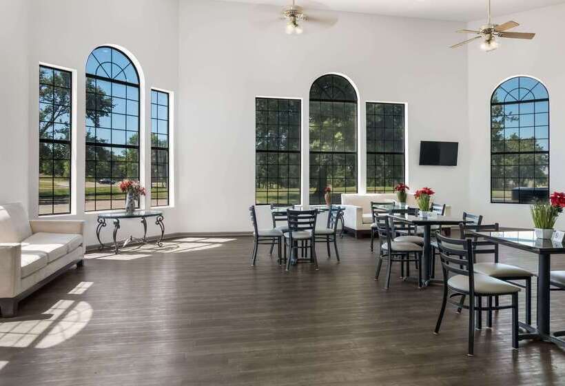 Мотель Econo Lodge