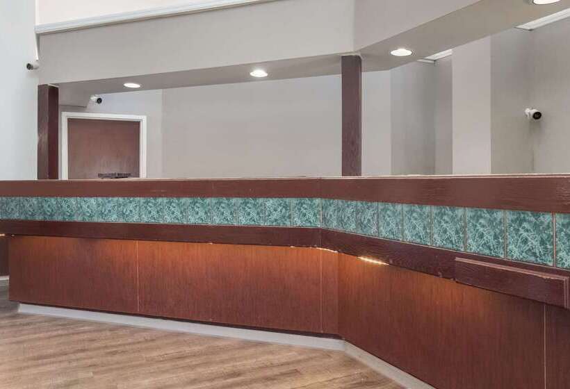 Мотель Econo Lodge