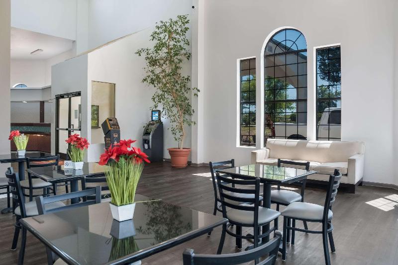 Мотель Econo Lodge