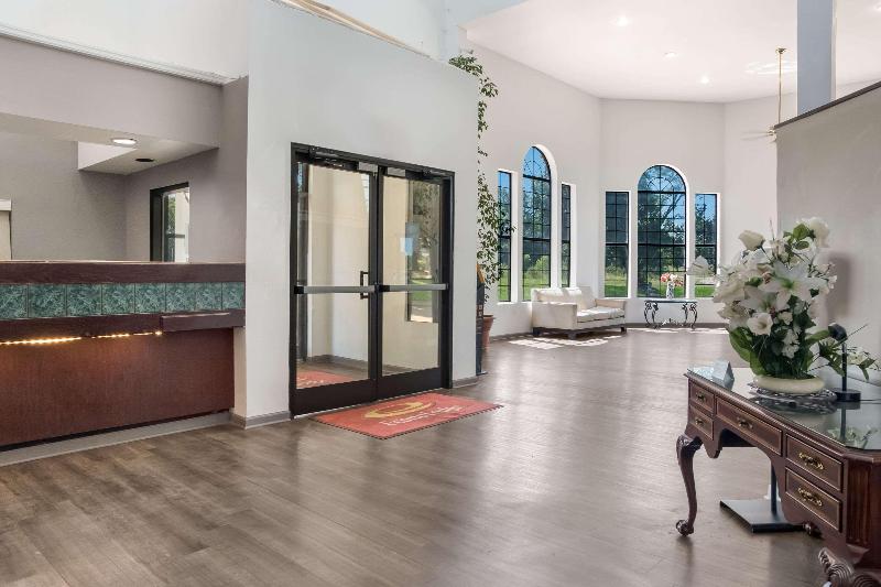 Мотель Econo Lodge