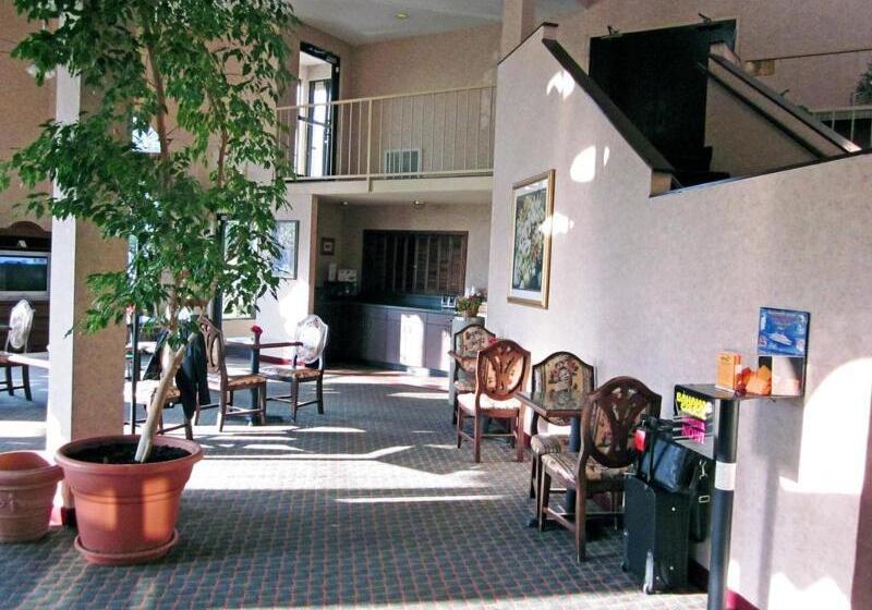 فندق على الطريق Econo Lodge