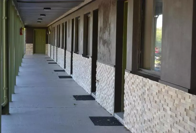 فندق على الطريق Mount Holyoke Inn