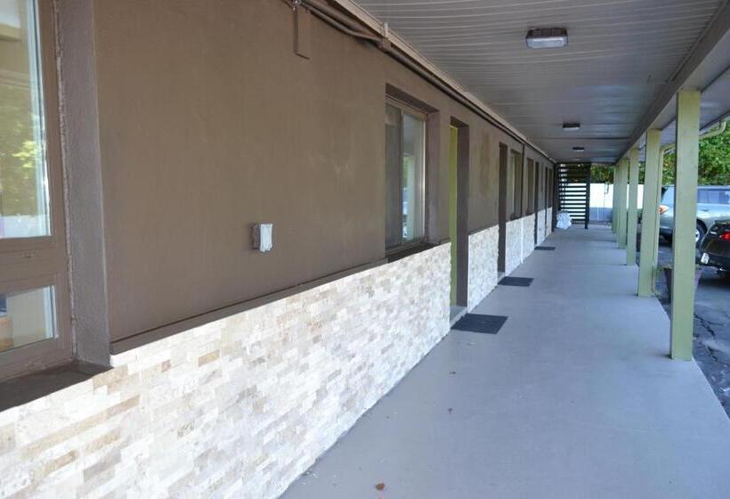 فندق على الطريق Mount Holyoke Inn