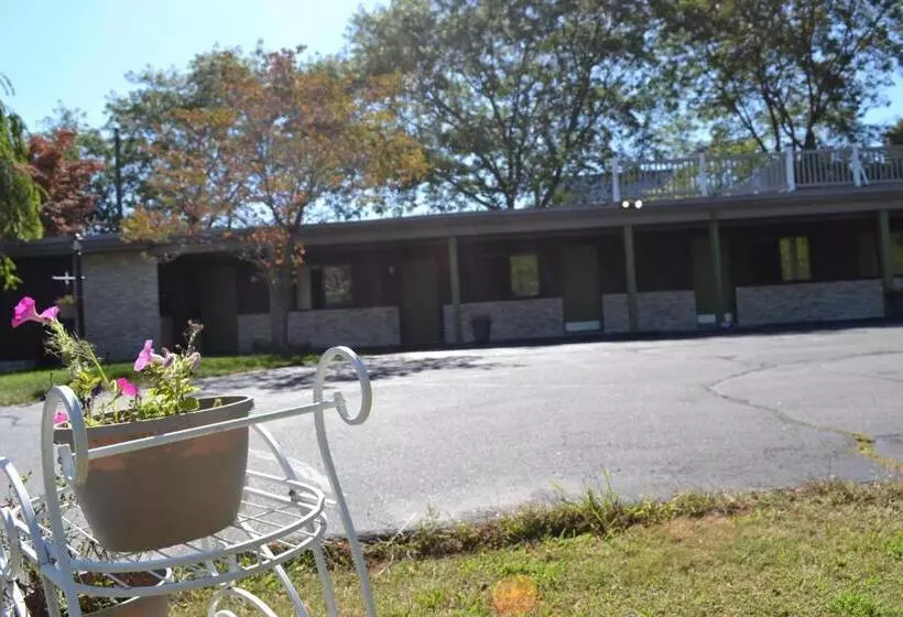 فندق على الطريق Mount Holyoke Inn
