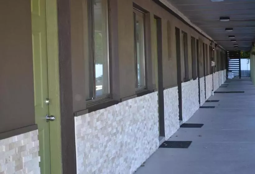 فندق على الطريق Mount Holyoke Inn