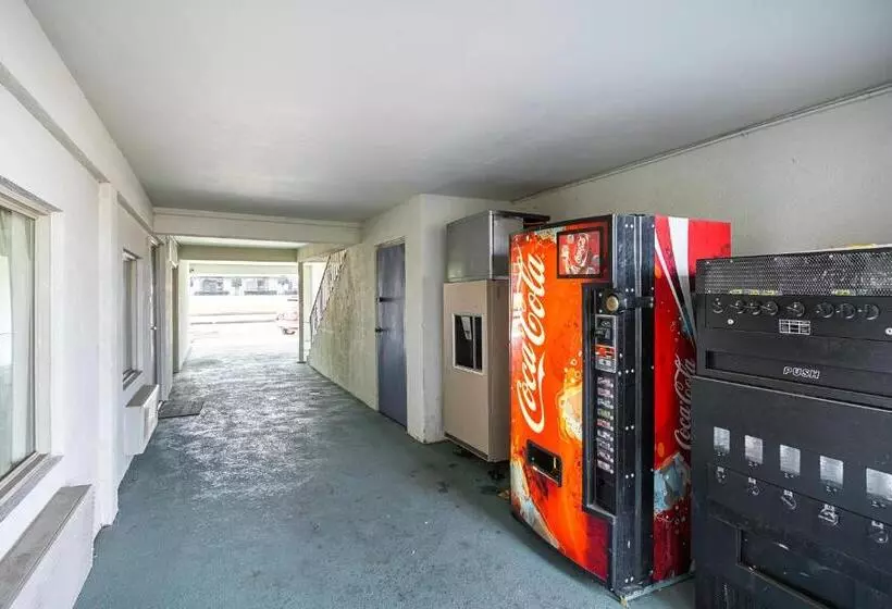 Мотель Clarion Pointe