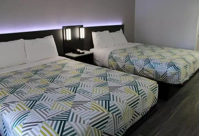 Мотель Clarion Pointe