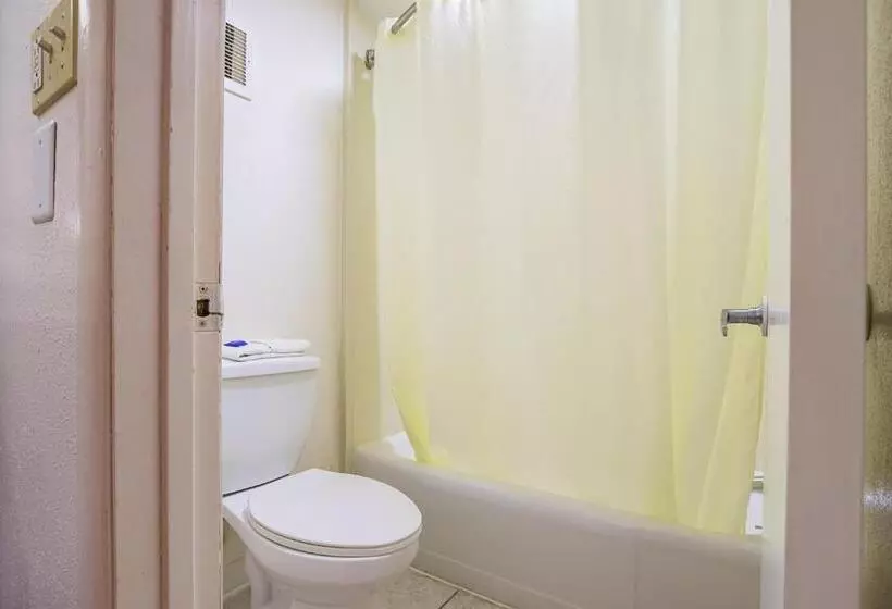 Мотель Clarion Pointe