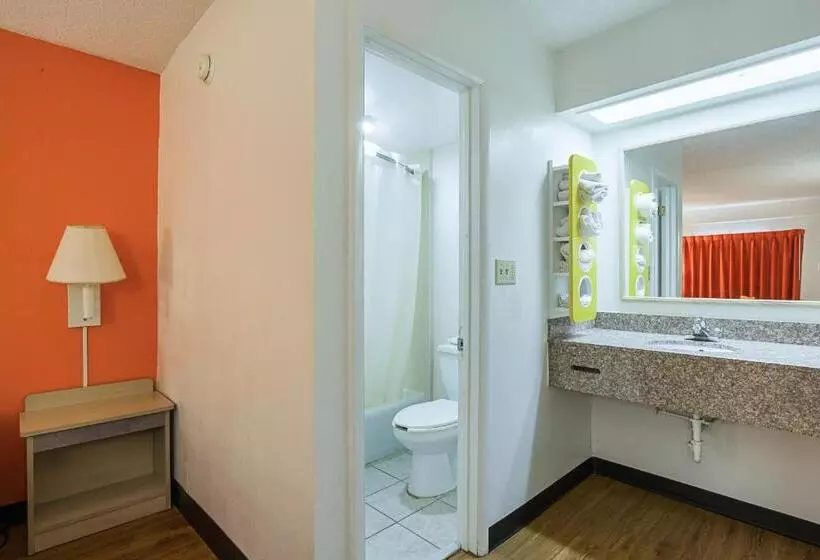 Мотель Clarion Pointe