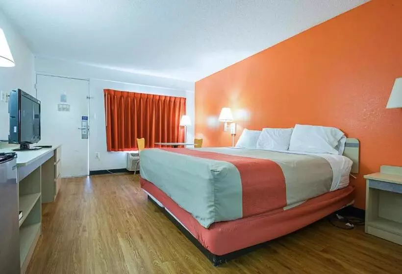 Мотель Clarion Pointe