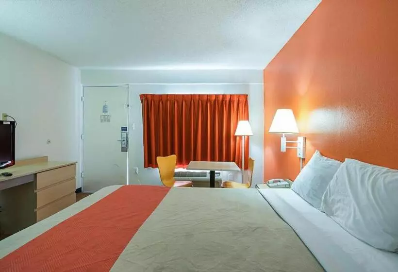 Мотель Clarion Pointe