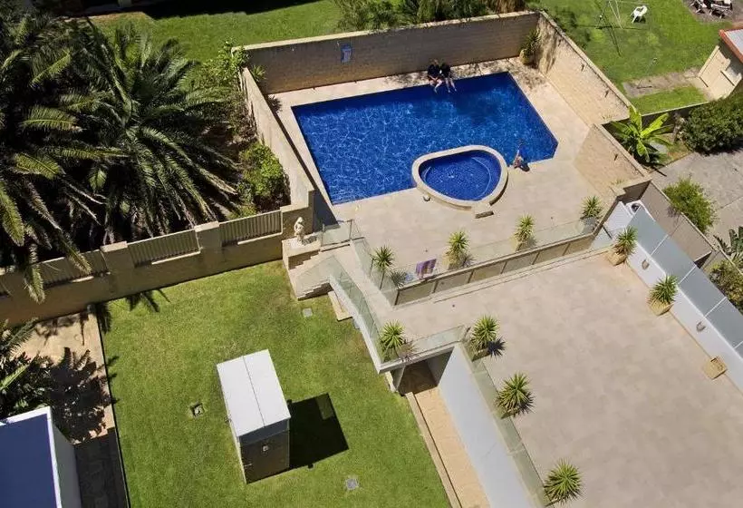 Sandy Cove Apartments