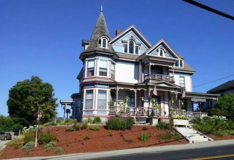 The Lion & The Rose B&b