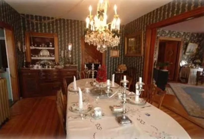 The Lion & The Rose B&b