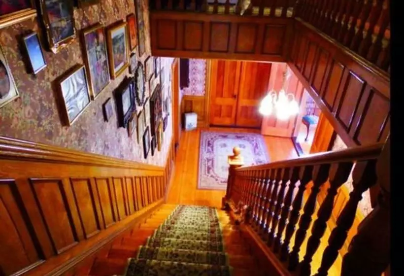 The Lion & The Rose B&b