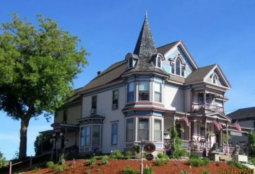 The Lion & The Rose B&b