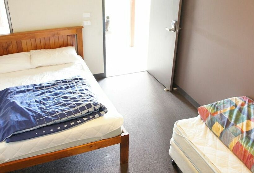 فندق صغير Swansea Backpackers