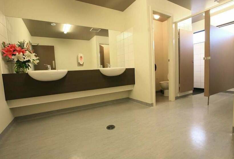 فندق صغير Swansea Backpackers