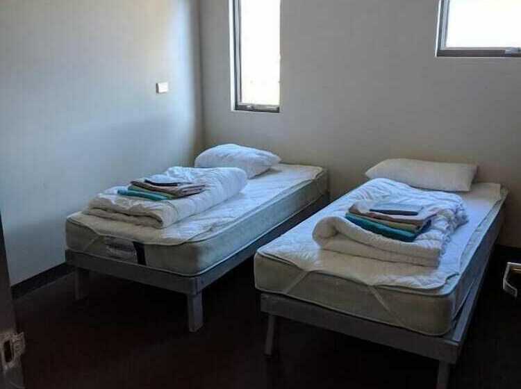 فندق صغير Swansea Backpackers