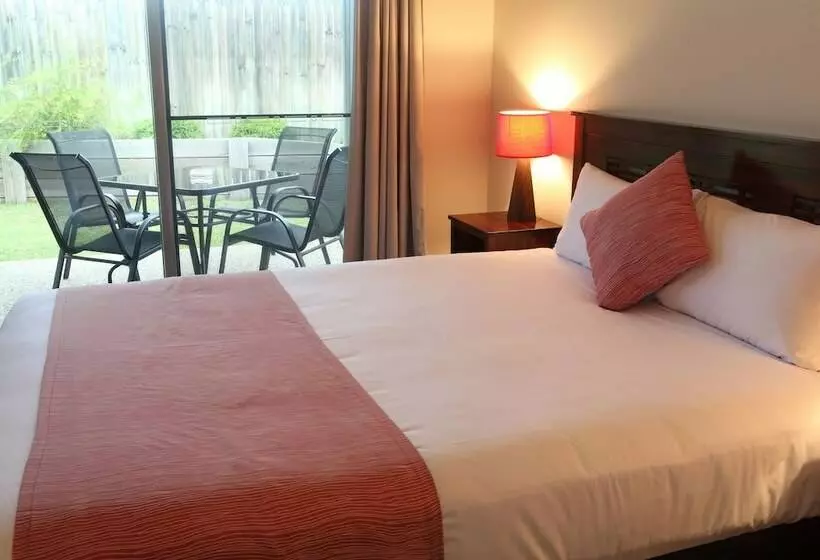 Direct Collective Villas On Rivergum