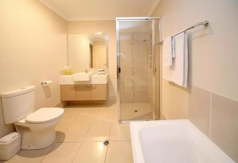 Direct Collective Villas On Rivergum