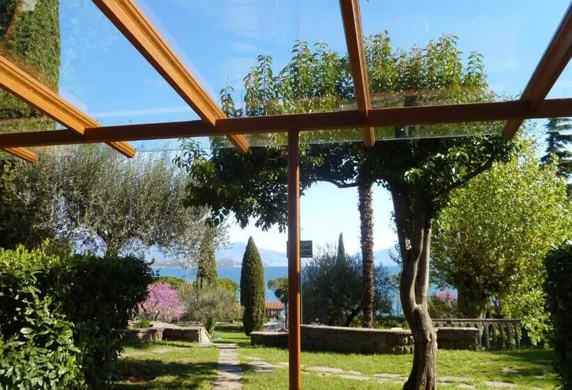 هتل Club Del Sole Desenzano Lake Village