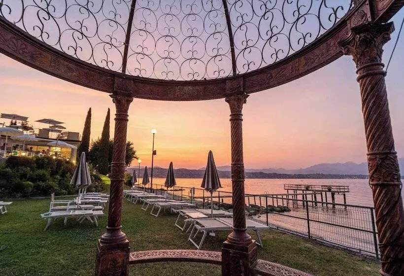هتل Club Del Sole Desenzano Lake Village