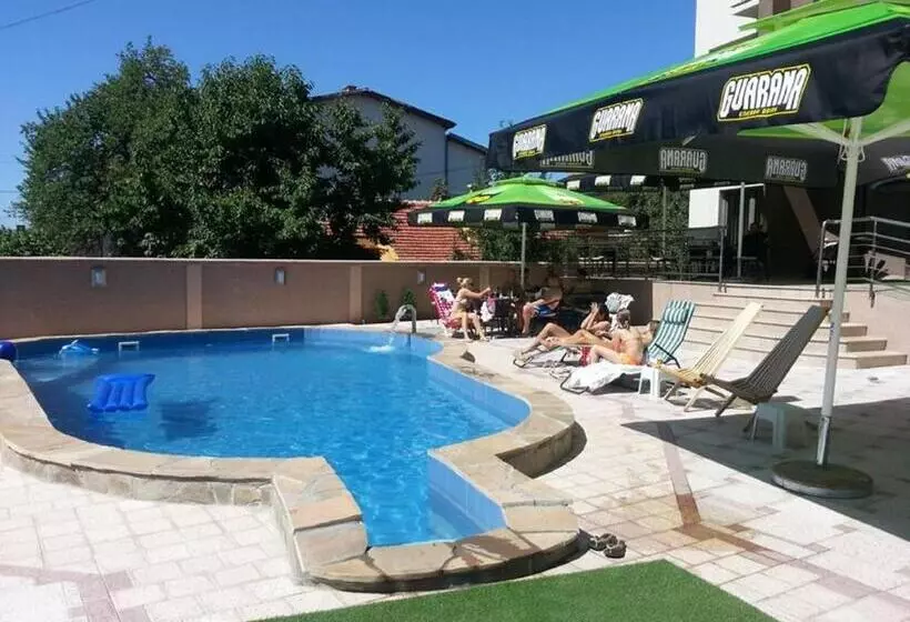 هتل Guesthouse Vila Dnd