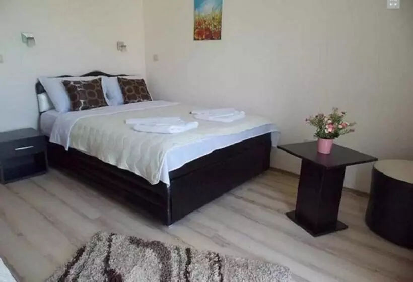 هتل Guesthouse Vila Dnd