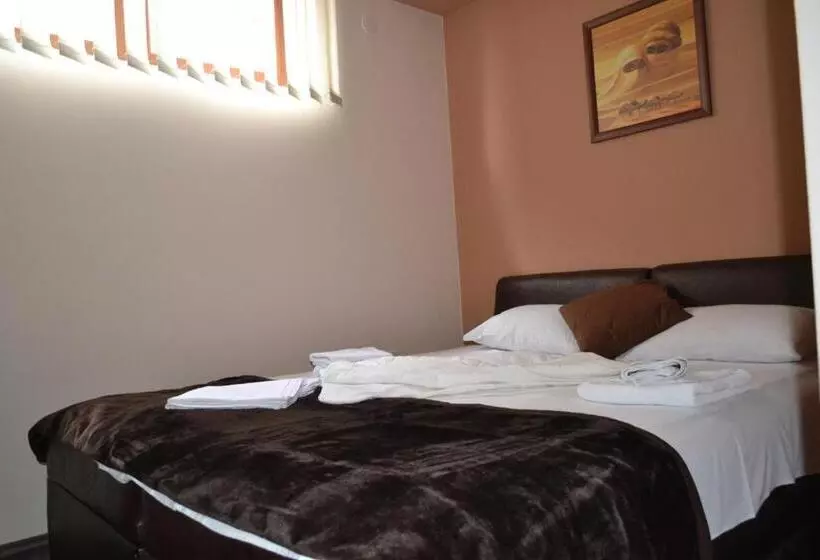 هتل Guesthouse Vila Dnd