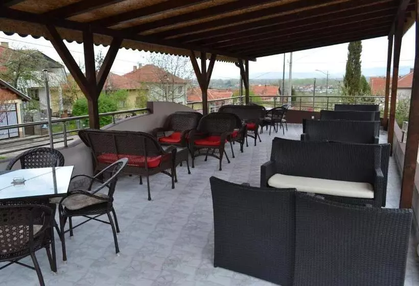 هتل Guesthouse Vila Dnd