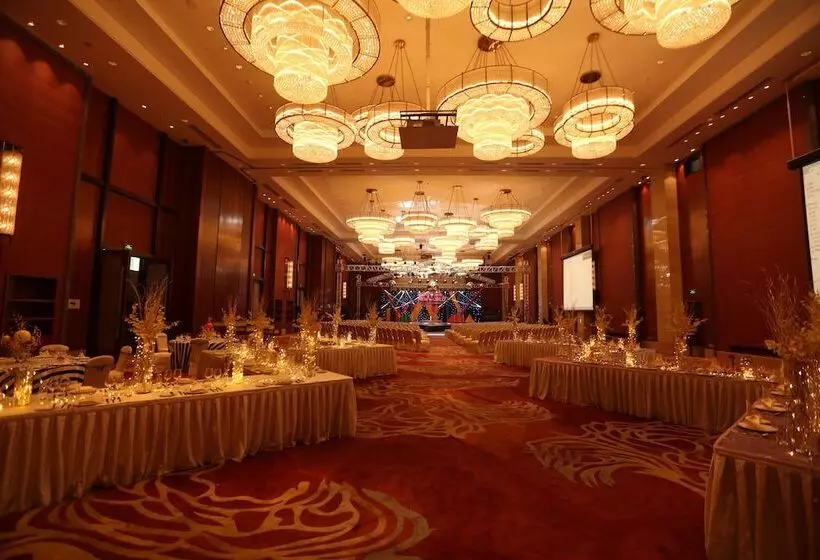 酒店 Hualuxe Yangjiang City Center, An Ihg