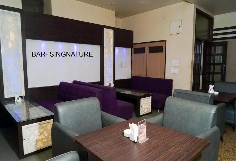 فندق Yash Regency