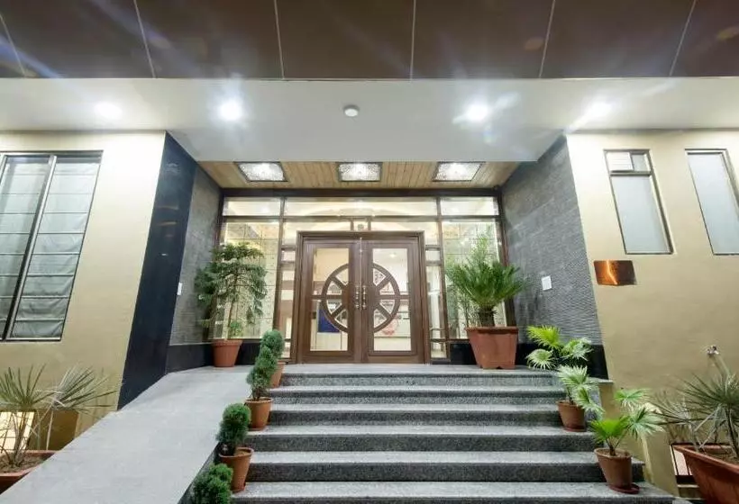 فندق Yash Regency