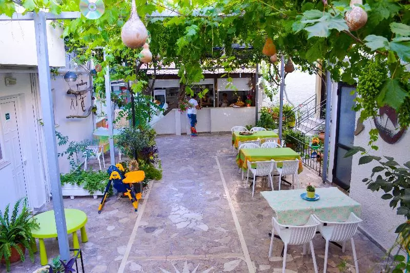 Lefka Hotel & Apartments