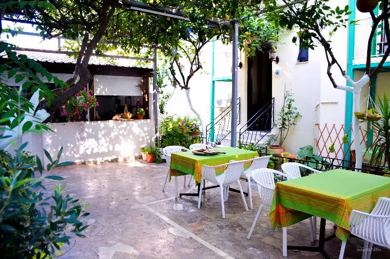 Lefka Hotel & Apartments