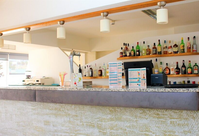 Ourabay Hotel Apartamento Art & Holidays