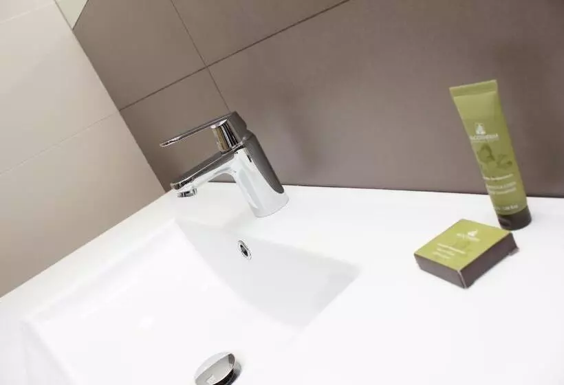 פנסיון Brentwood Guest House