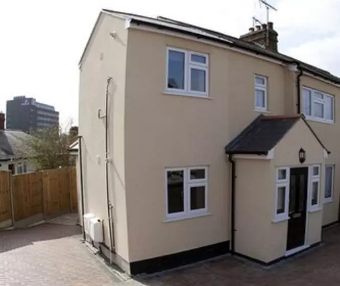 פנסיון Brentwood Guest House